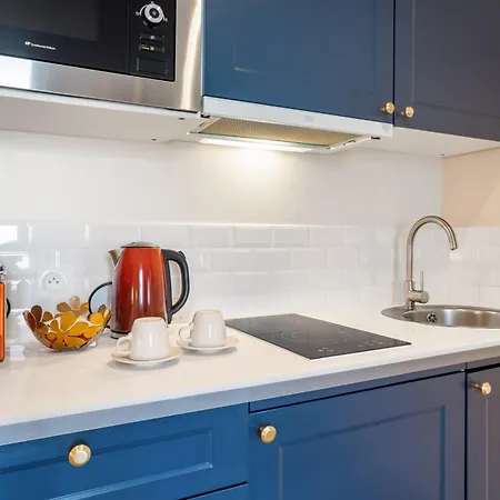 Apartment Renting - Massena - Luxe - Jacuzzi - Terrace - King Bed - Ac *