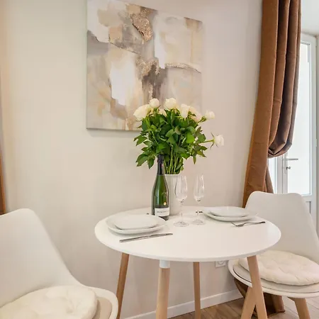 Elegant Jacuzzi Loft In Massena * 니스